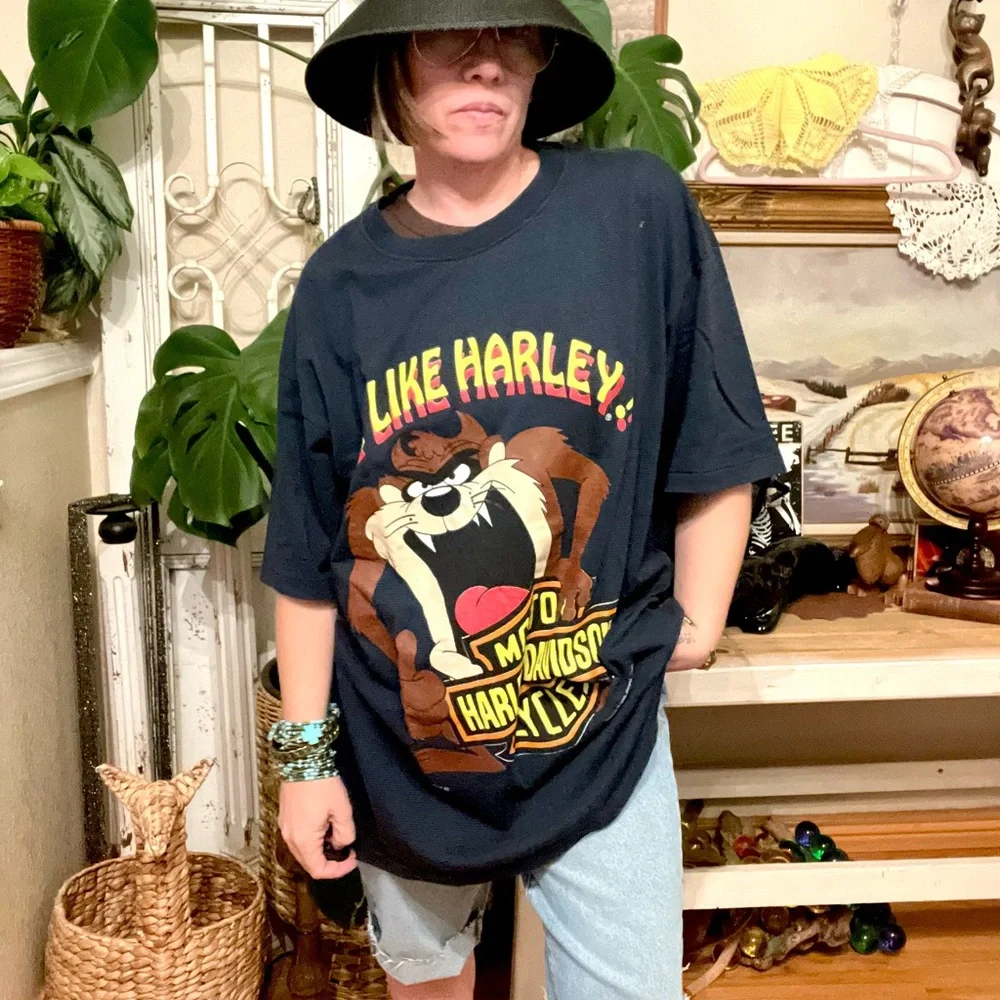 vintage 1992 Harley-Davidson x Looney Tunes "Rock 'N Roll" Taz t-shirt - Picture 2 of 9